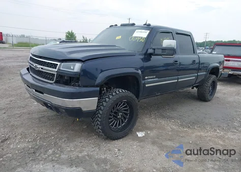 2005 Chevrolet Silverado 2500Hd Lt from USA, damaged, VIN 1GCHK23U85F898083